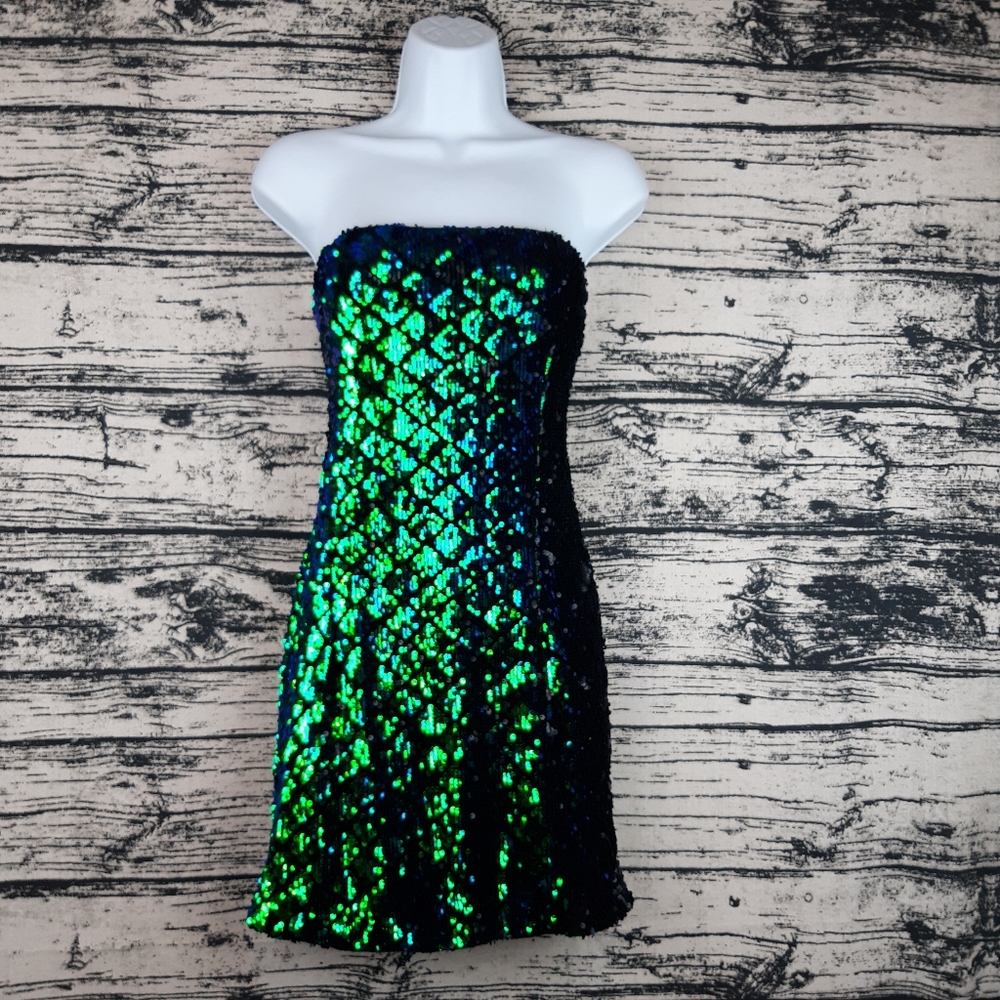 L Mermaid Scales Sequin Strapless Dress